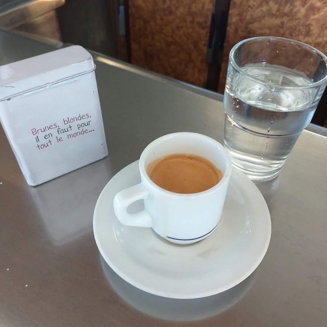 Le Triomphe (Bar, restaurant, PMU) 1