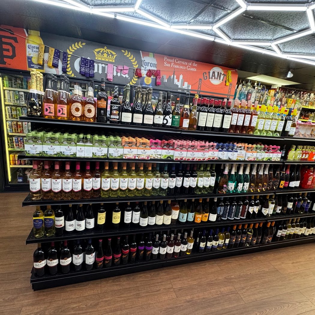 Frank's Market & Liquors 3
