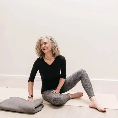 Psoas, SO happy: Yoga for the Hip Flexors 1