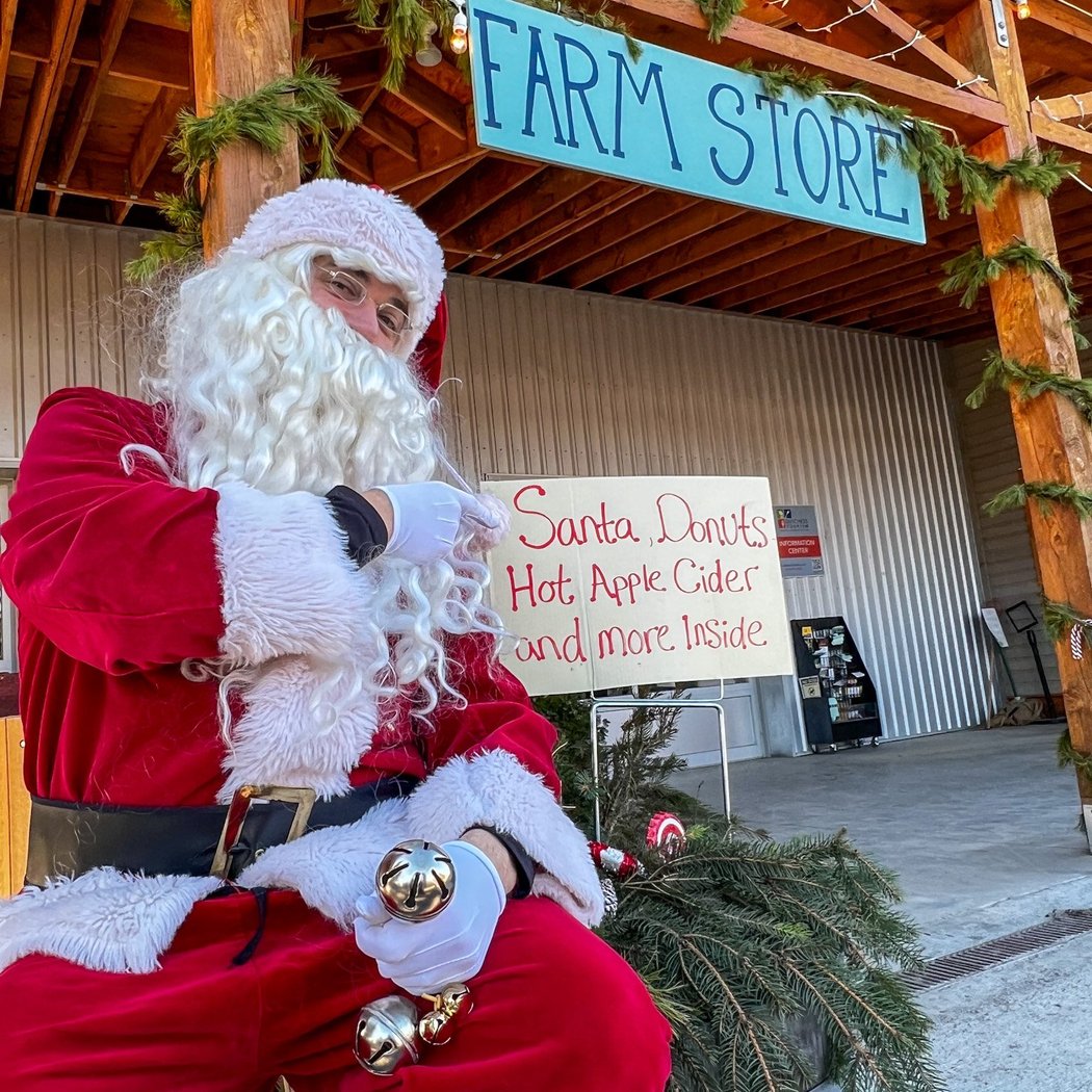 Santa Visits Fishkill Farms 1
