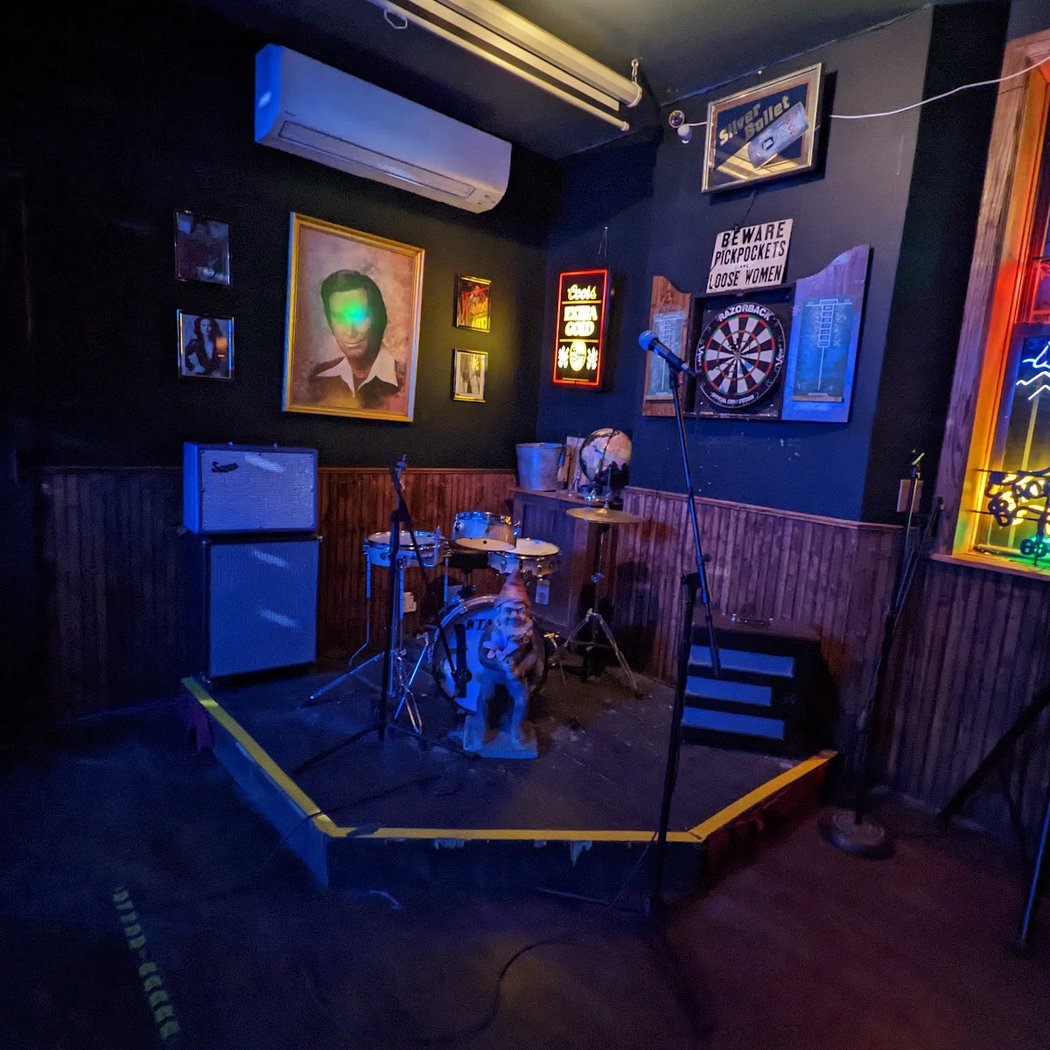 Live Music and Karaoke 3