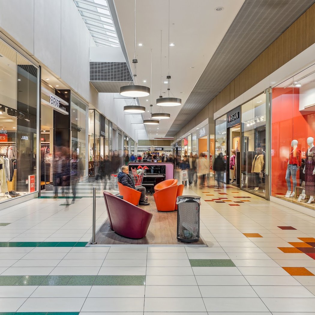 Aushopping Poitiers Sud Commercial Centre 1