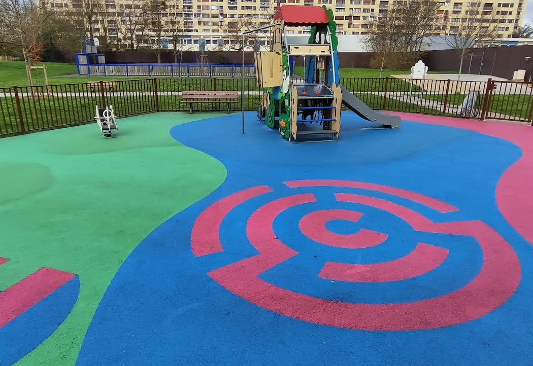 Terrain de jeux du Parc de la Fontaine 2