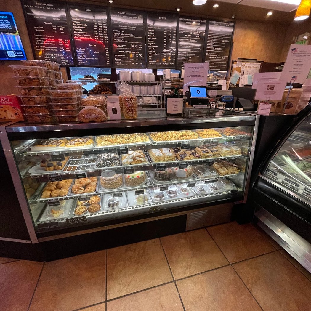 Vaccaro's Italian Pastry Shop, Little Italy 3