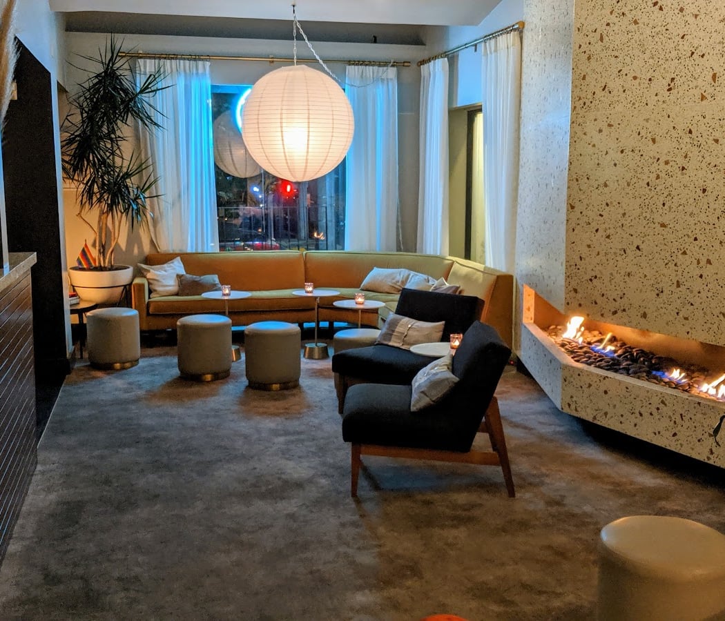 Laureate Bar & Lounge 1
