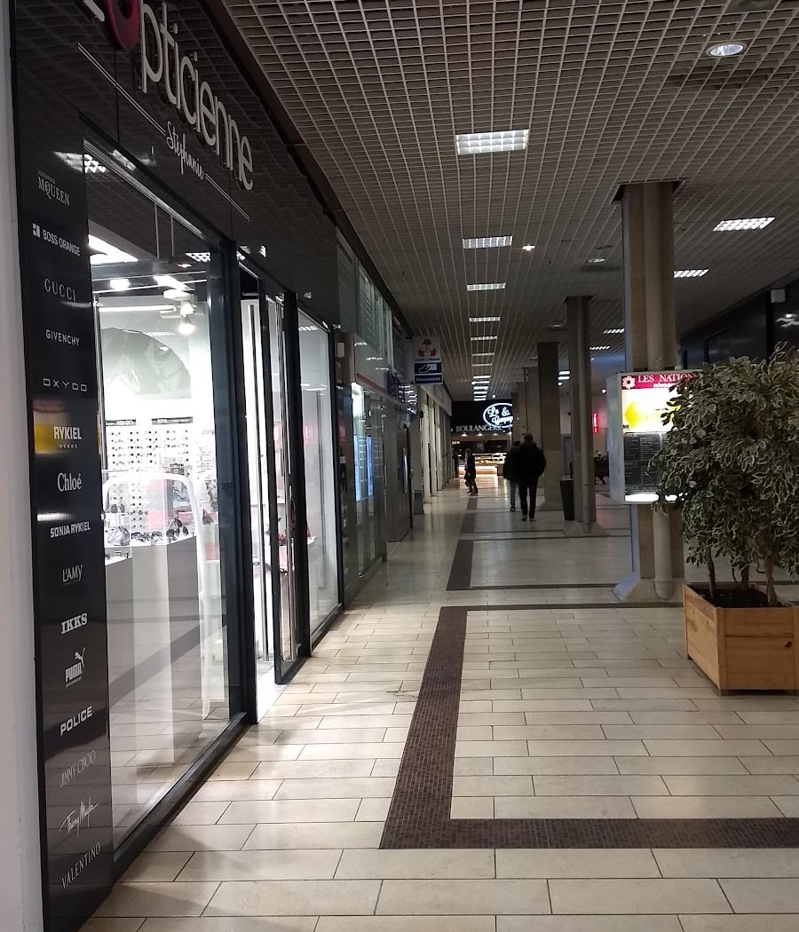 Centre Commercial Les Nations 3