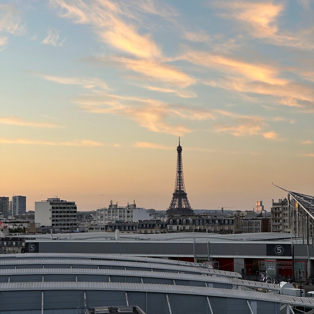 Rooftop Geant New Year 2025 Panoramique Paris Tour Eiffel 2