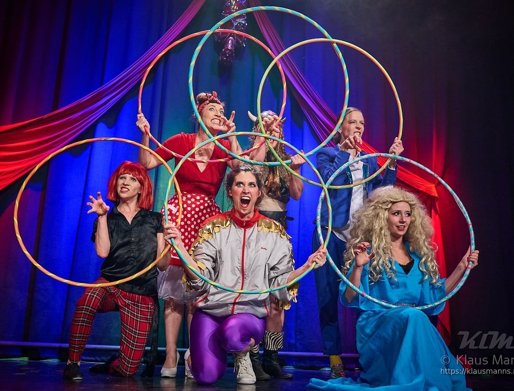 Barbaren Barbies: Neue Show 1