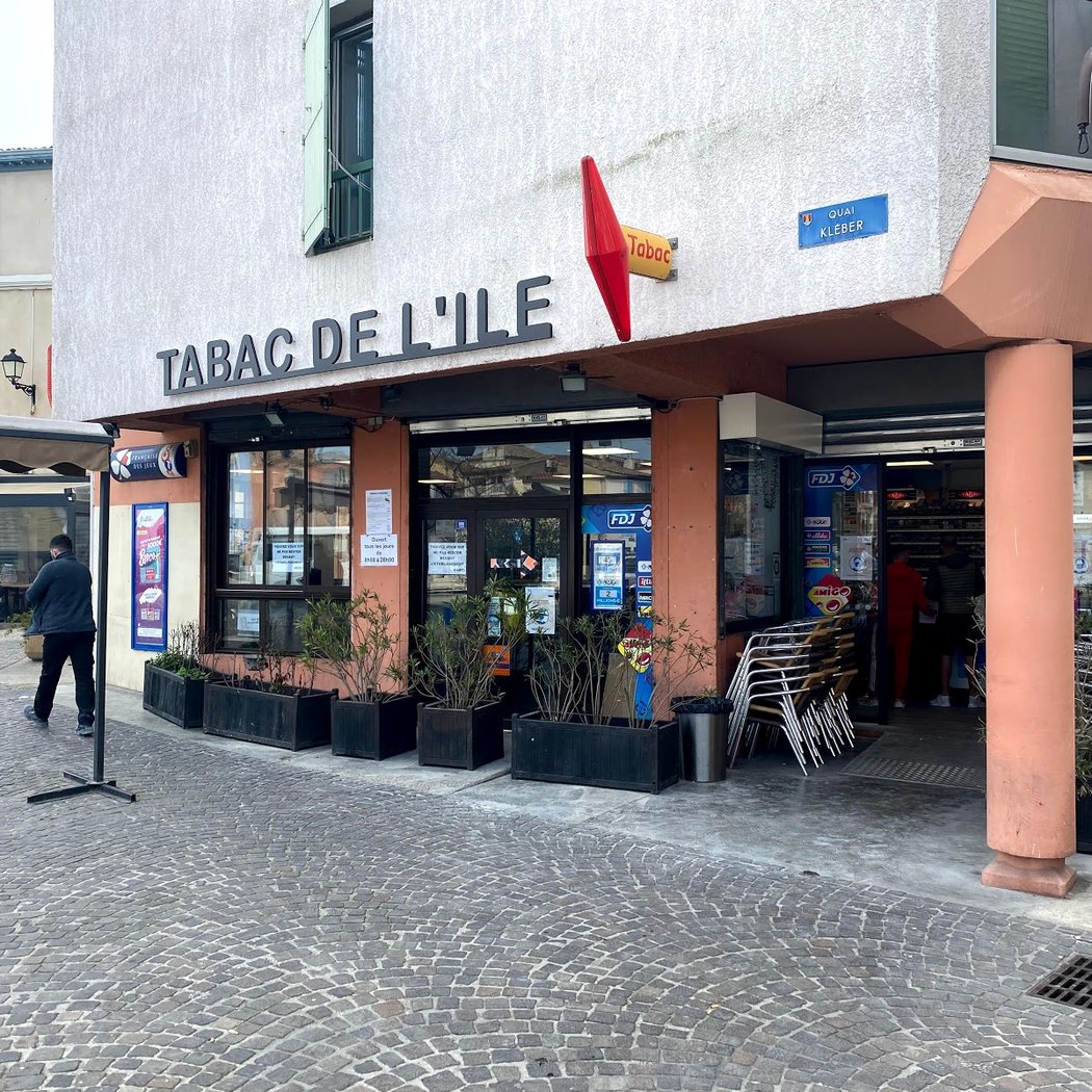 TABAC DE L’ÎLE 2
