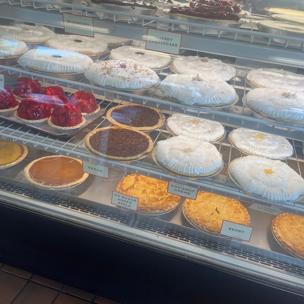 Nation's Giant Hamburgers & Great Pies 3