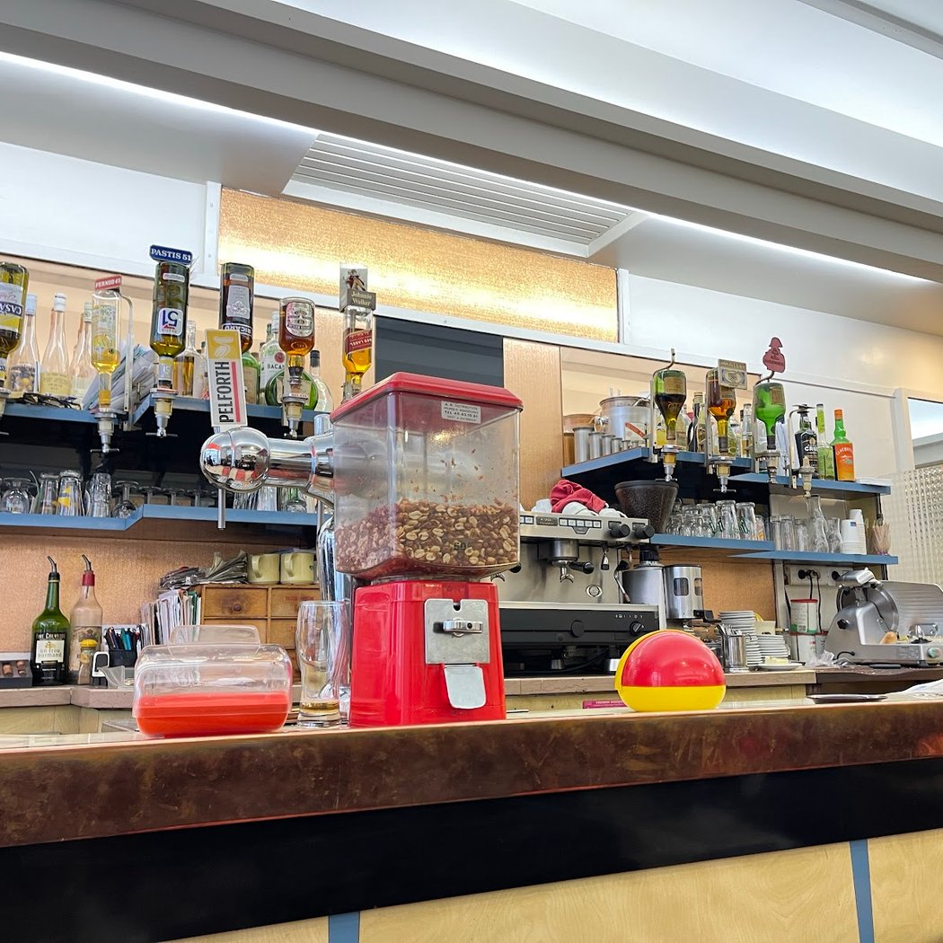 Au Petit Bar 3