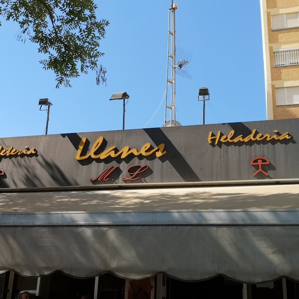 Cafeteria Llanes 2