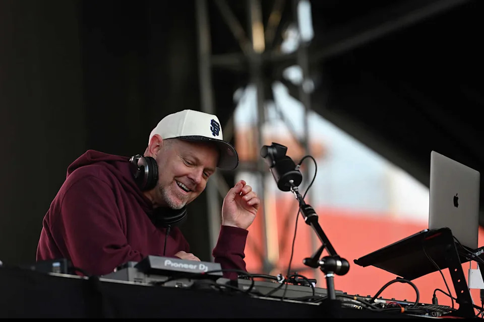 DJ Shadow 4