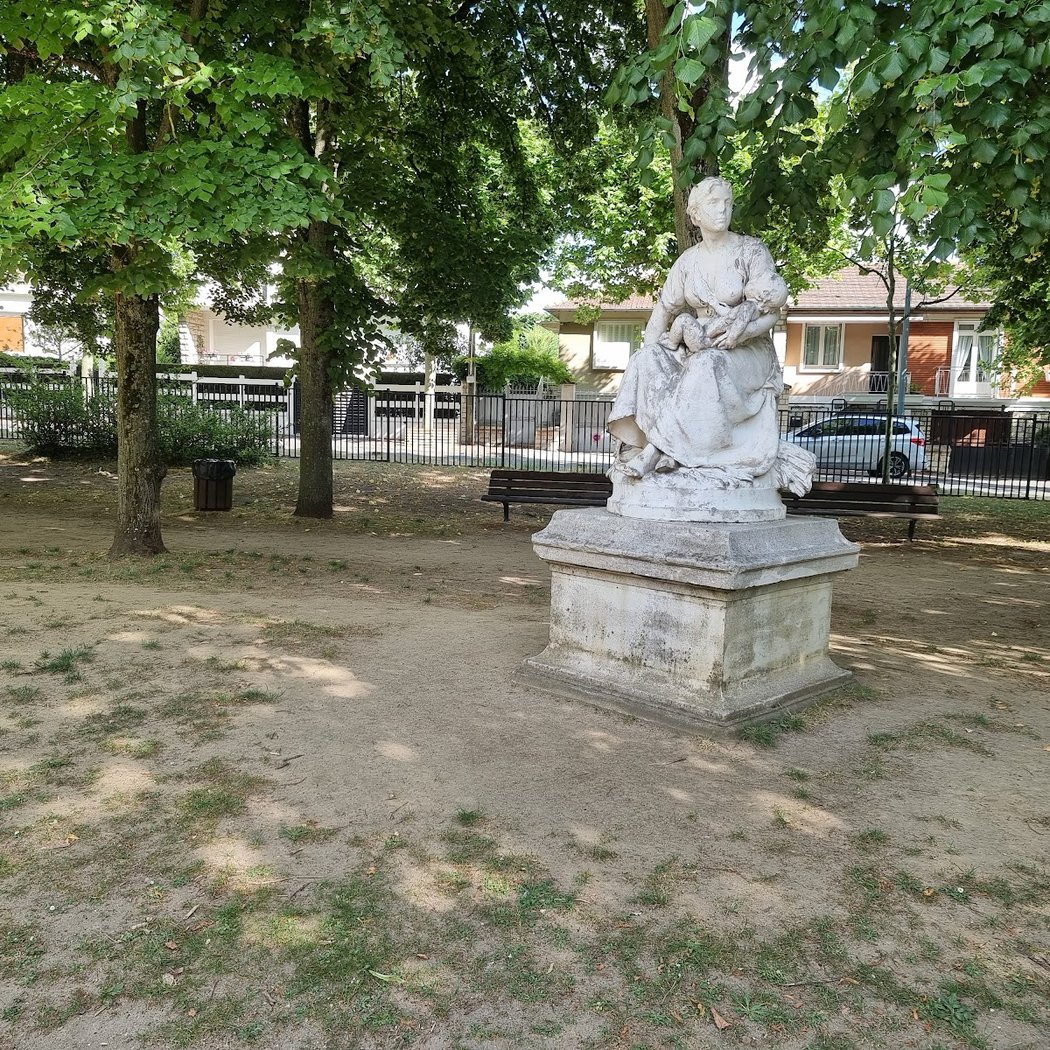 Square Emilie Tillion - aire de jeux 2