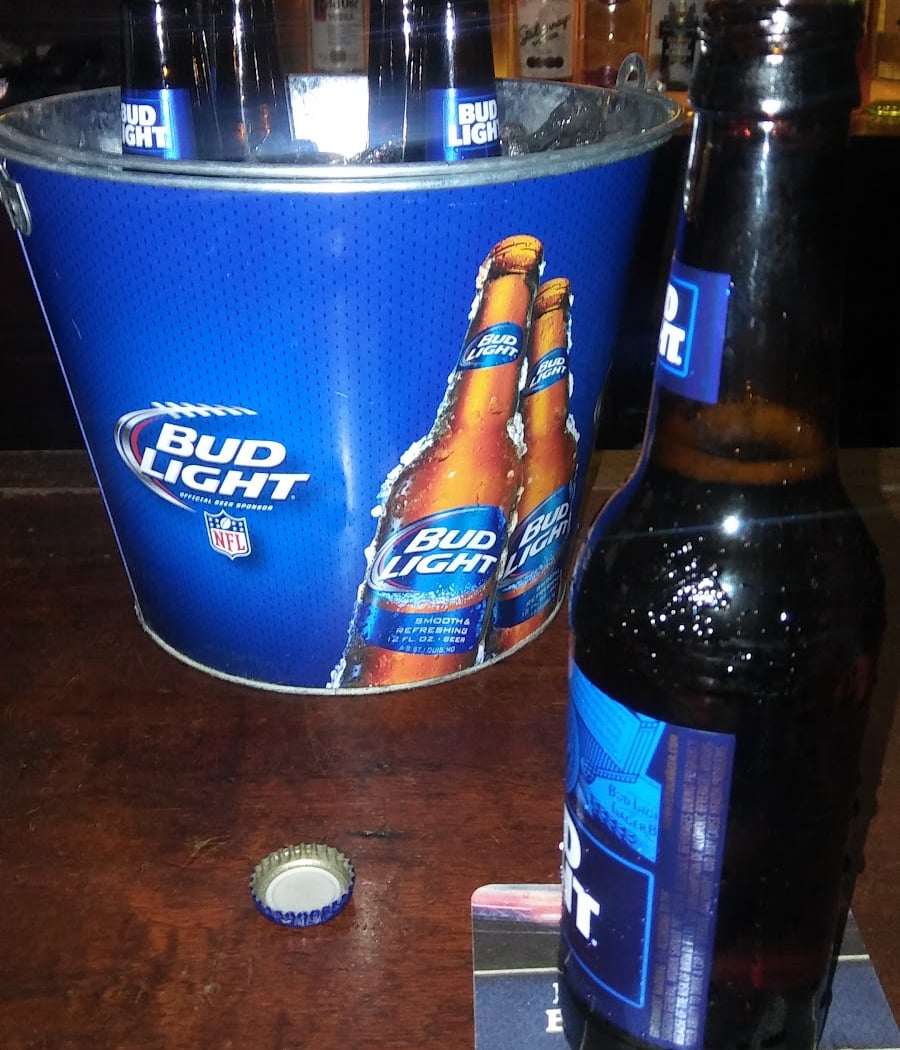 CourtSide Lounge 3