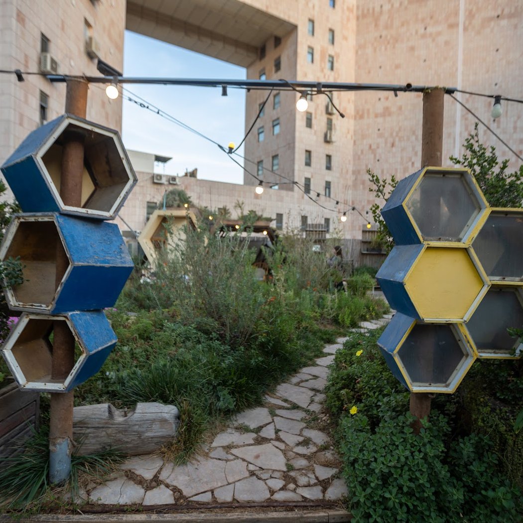 הרמת כוסית לחברות וארגונים, גרסת המרפסת 2
