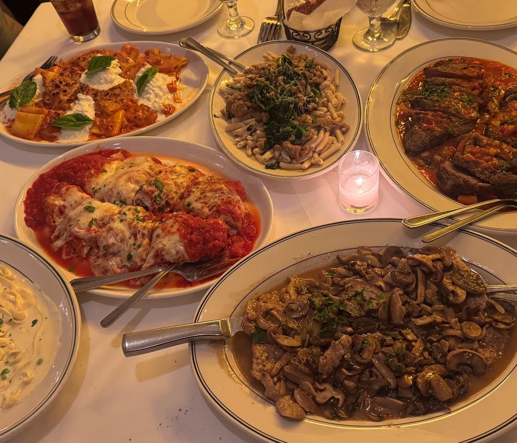 Tony's Di Napoli 1