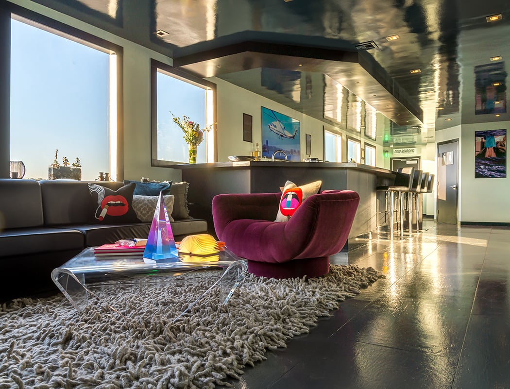 Blade Lounge West 2