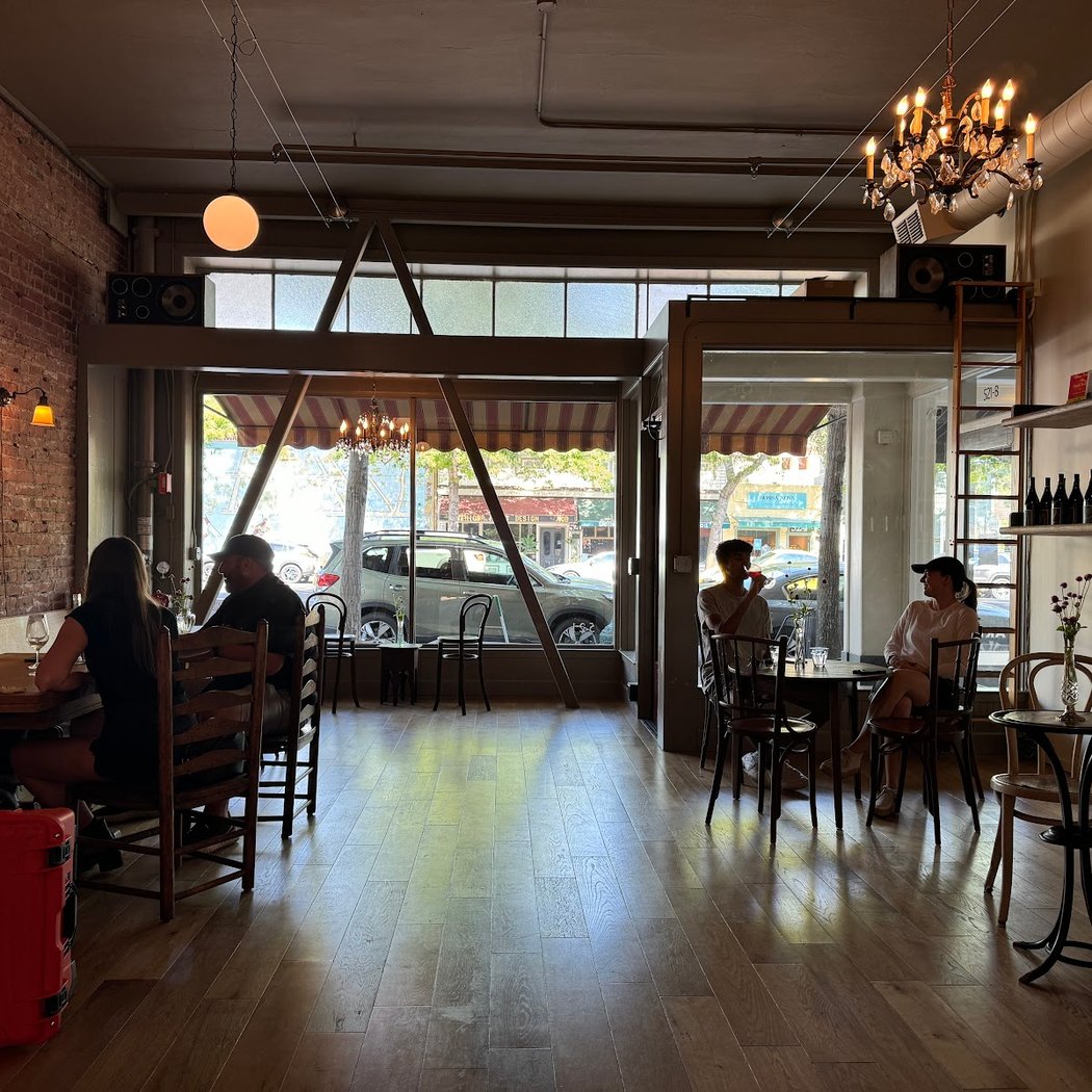 Dos' Bar 3