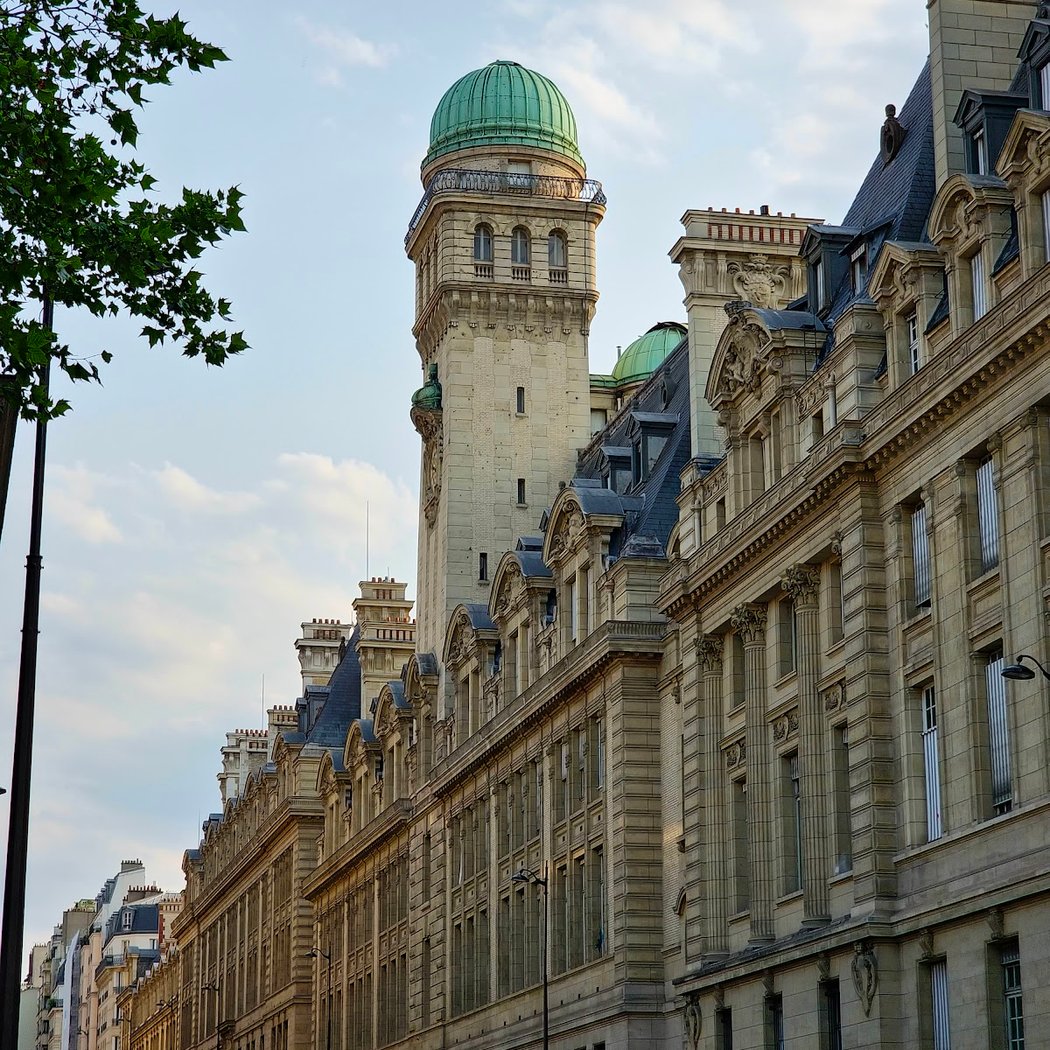 Paris-Sorbonne University 2