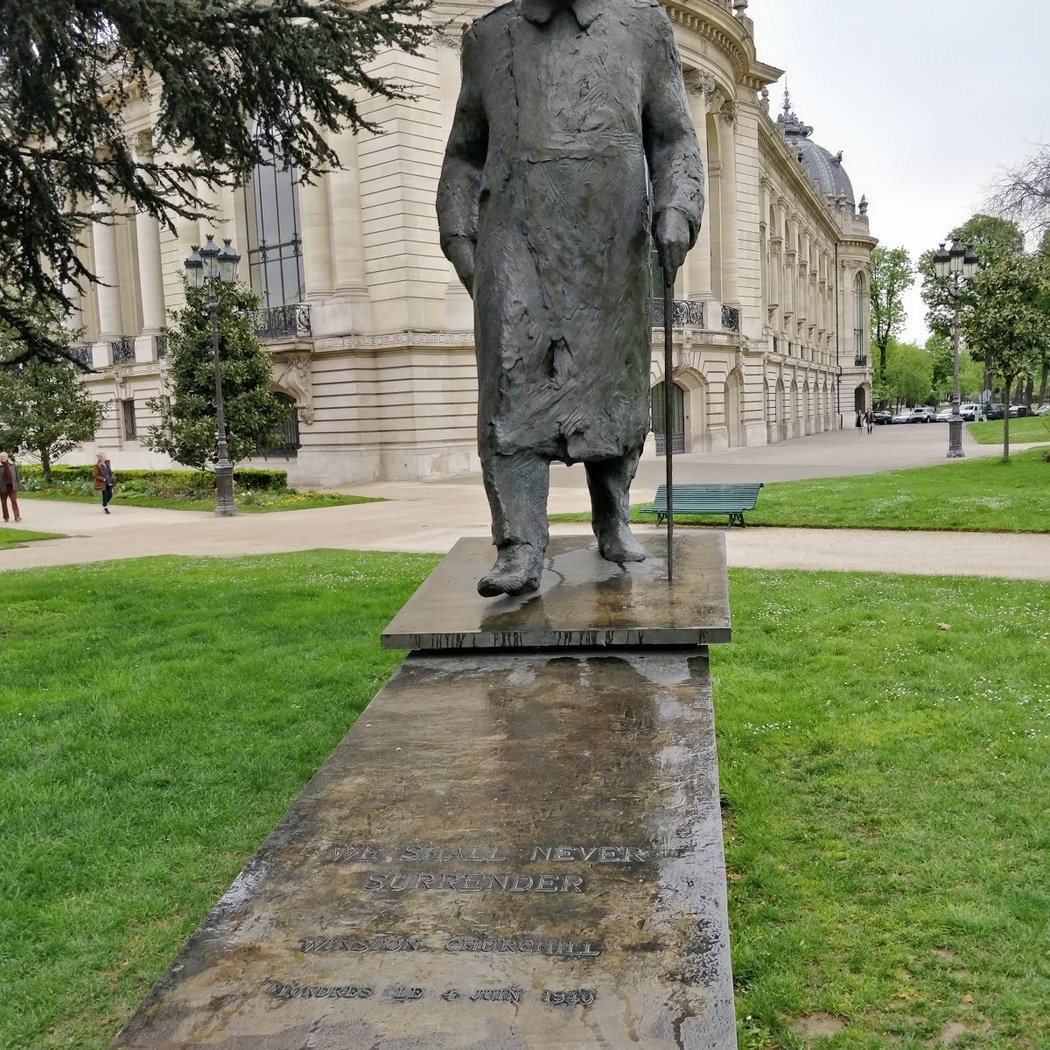 Marvel at Petit Palais' Architecture 2