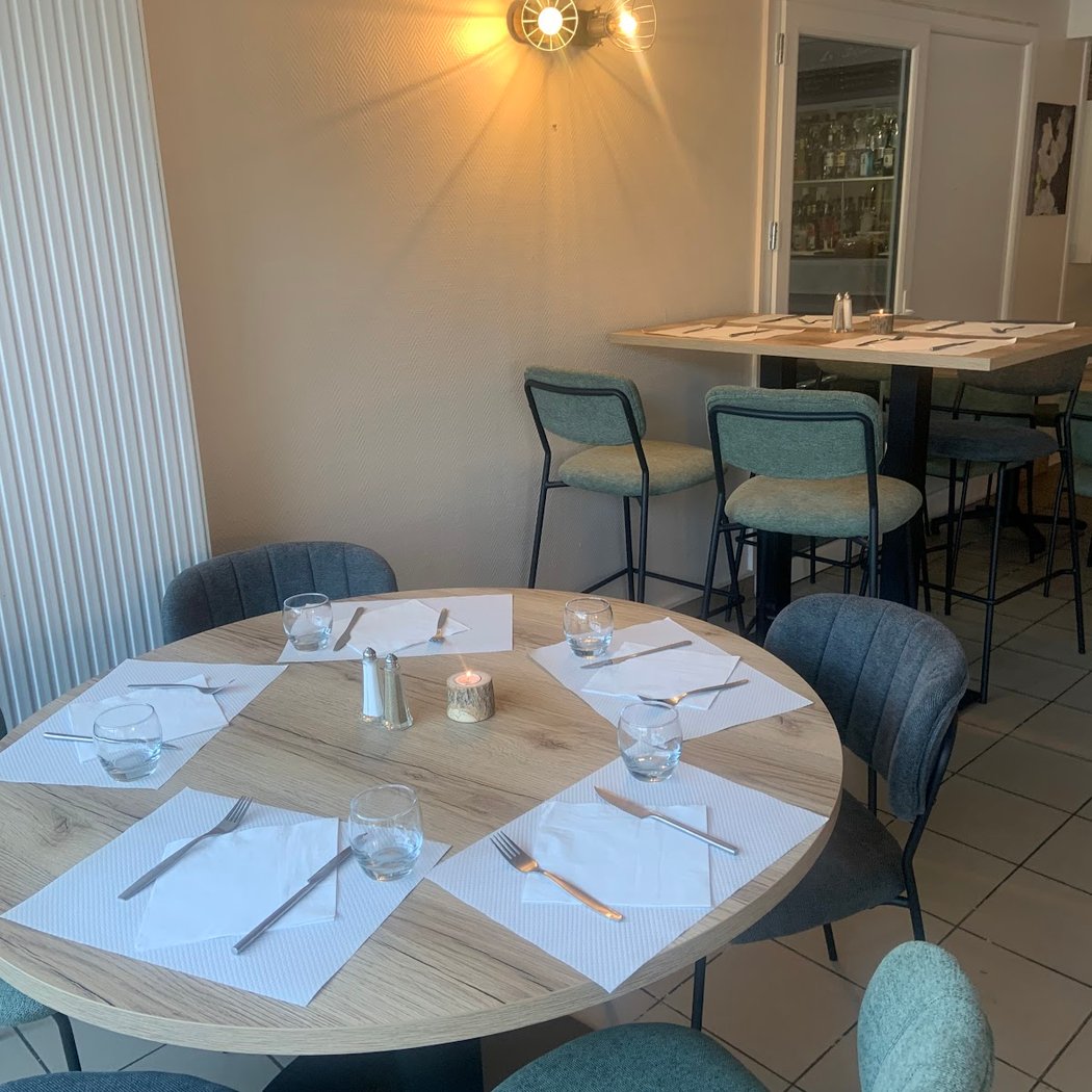 Restaurant Les Pierres Couchées ( situé dans le camping siblu) 2