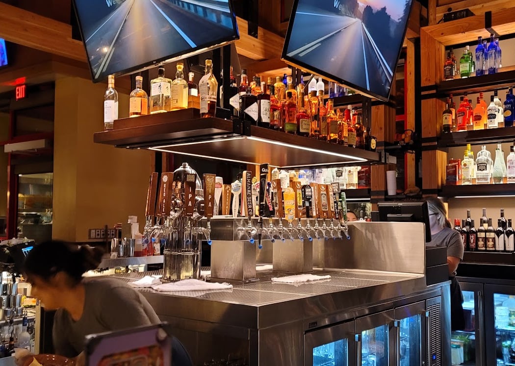 Lazy Dog Restaurant & Bar 2