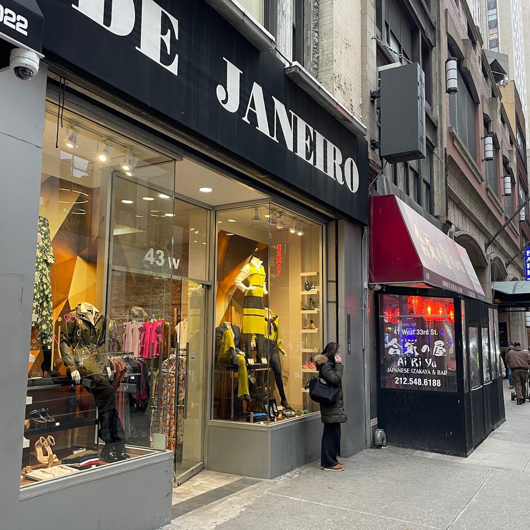 De Janeiro Stores 1
