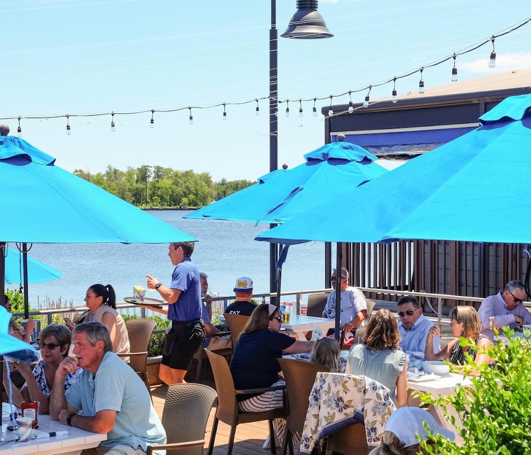 Water Street Bar & Grille 1