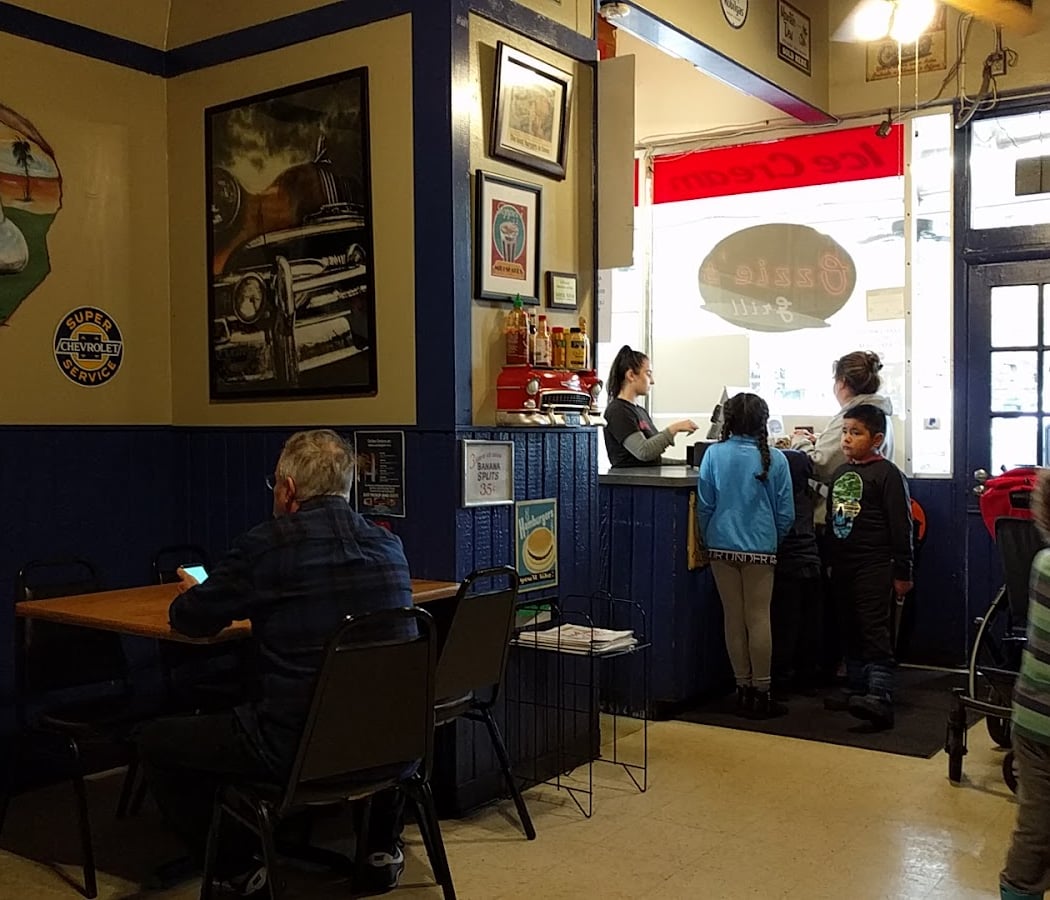 Ozzie's Grill 3