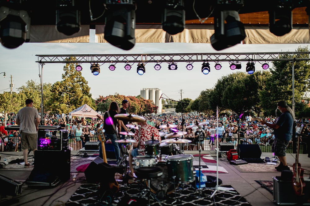 September: An Earth, Wind & Fire Tribute 3