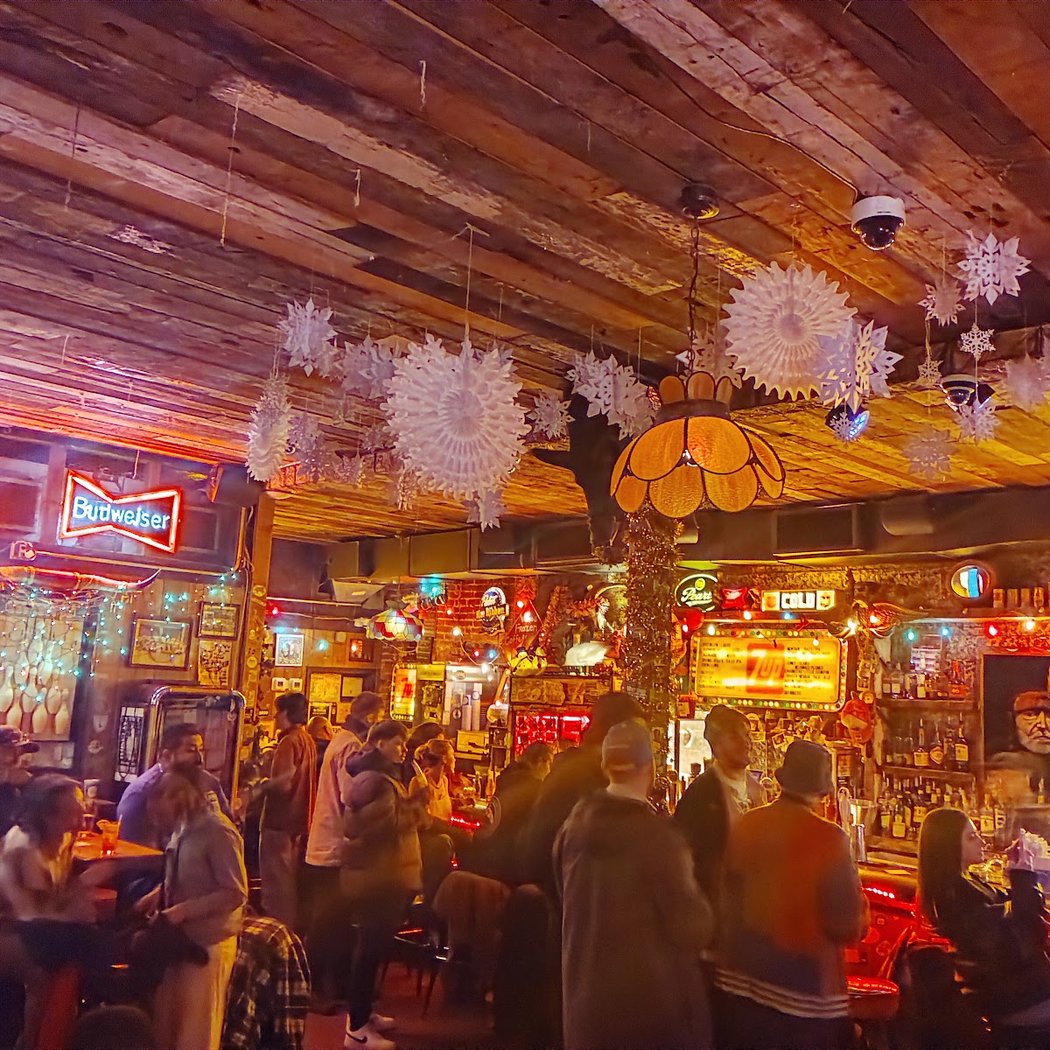 Live Music at Skinny Dennis 3