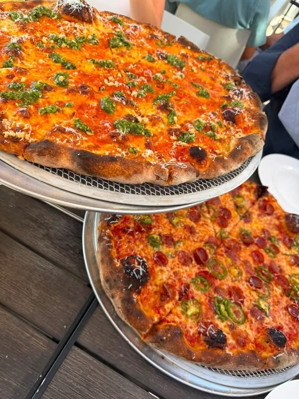 Lucia's pizza 2