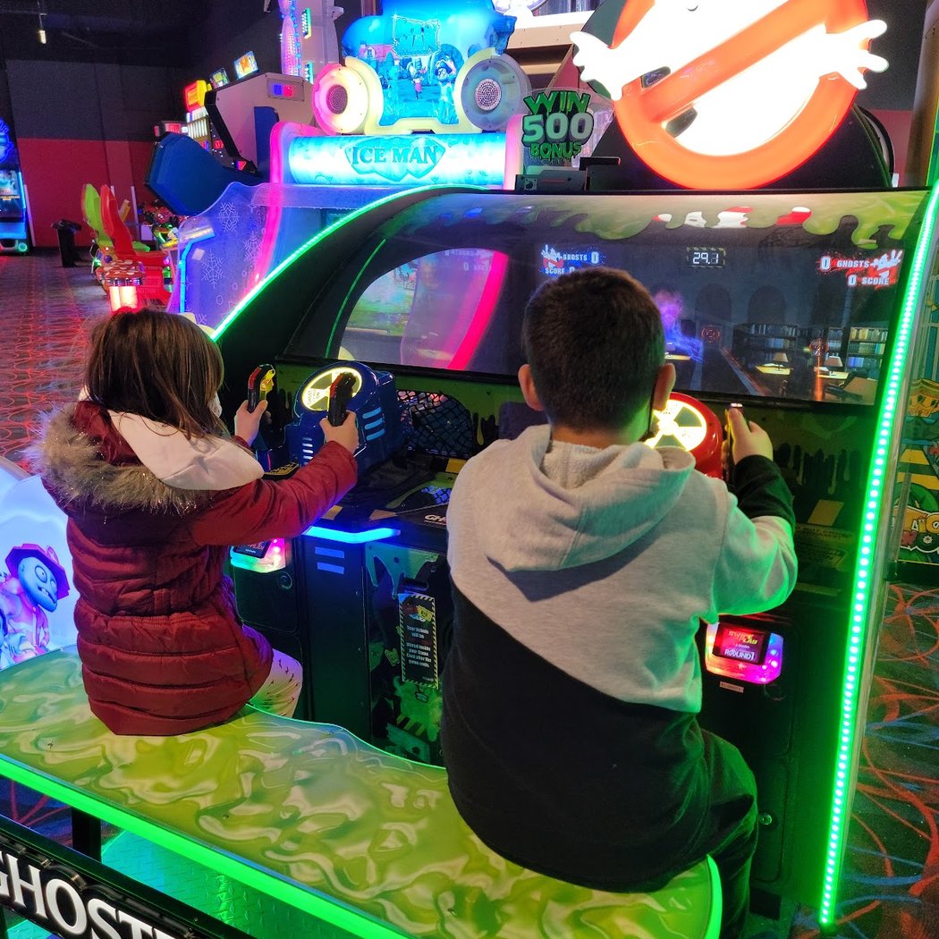 Round1 Bowling & Arcade Broadway Commons 1