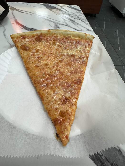 Lucia Pizza 2