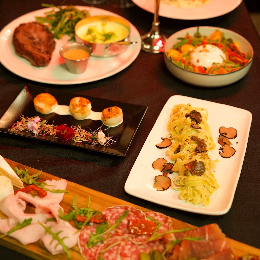 Dîner festif avec DJ set 3