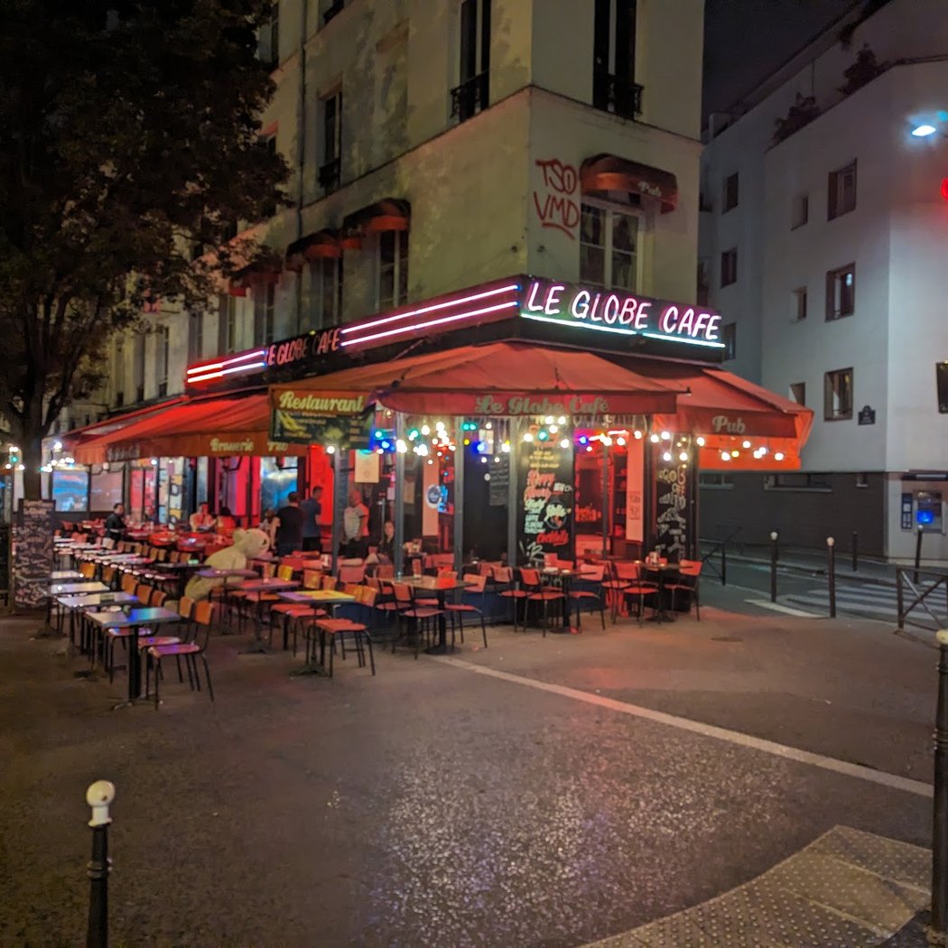 Happy Hour at Le Globe Café 3