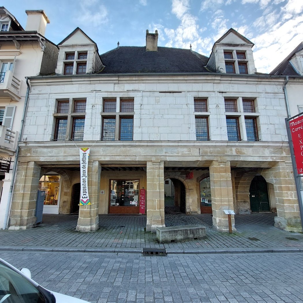 Maison Carrée 3