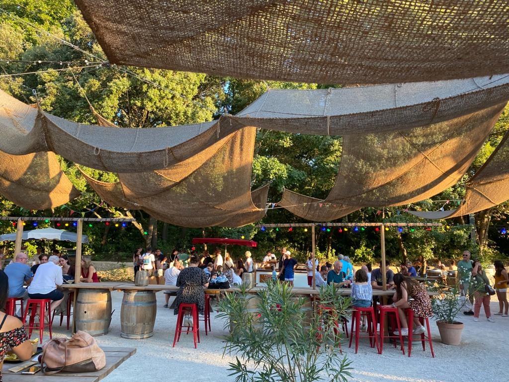 La Guinguette de Marius et la place du marché 1