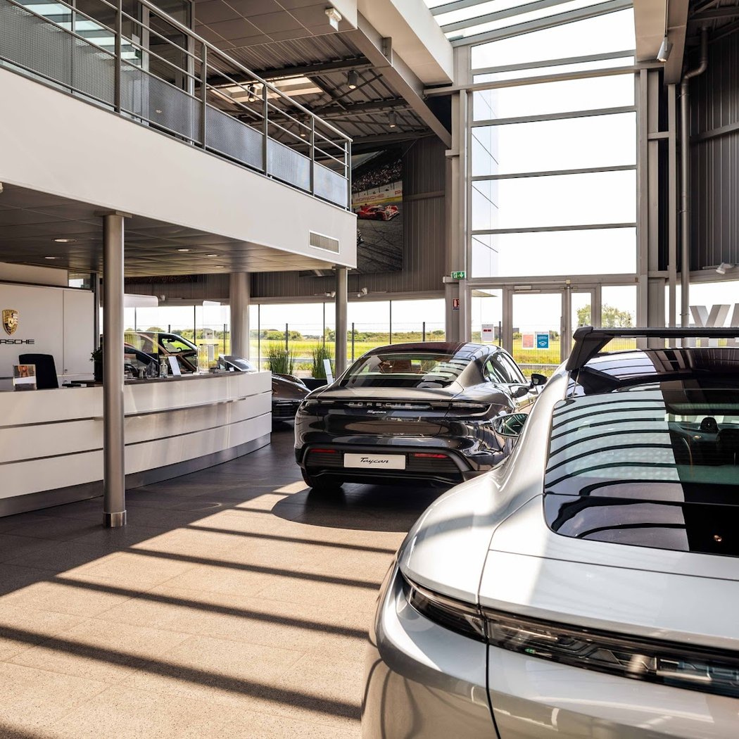 Centre Porsche Tours 3