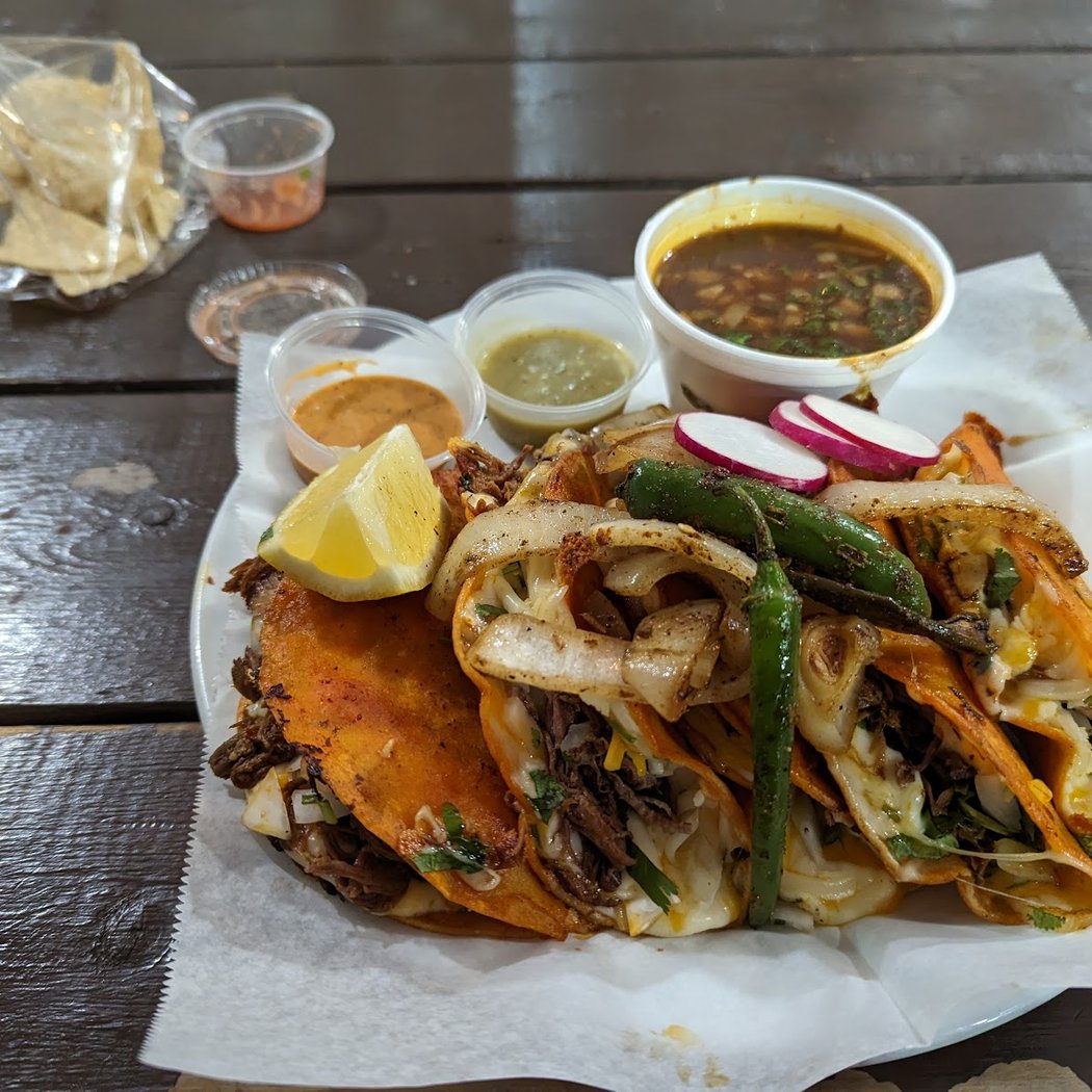 Birrieria y Taqueria La Gran Señora 3
