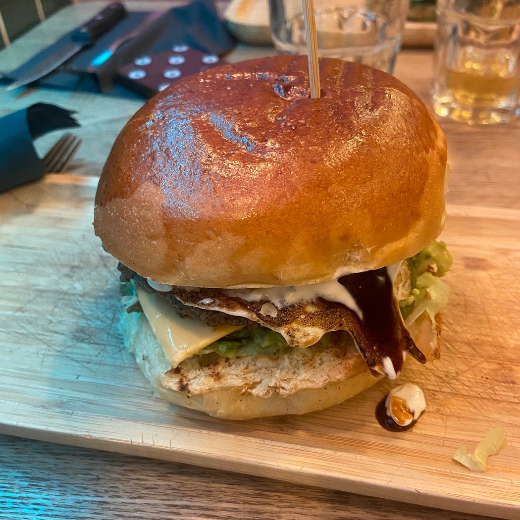 HBK House Burger 4