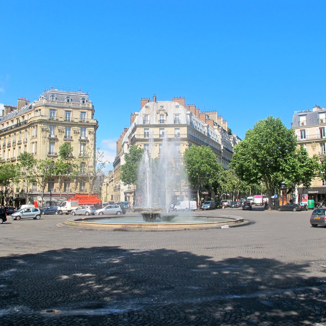 Indulge in Luxury at Avenue Victor Hugo 3