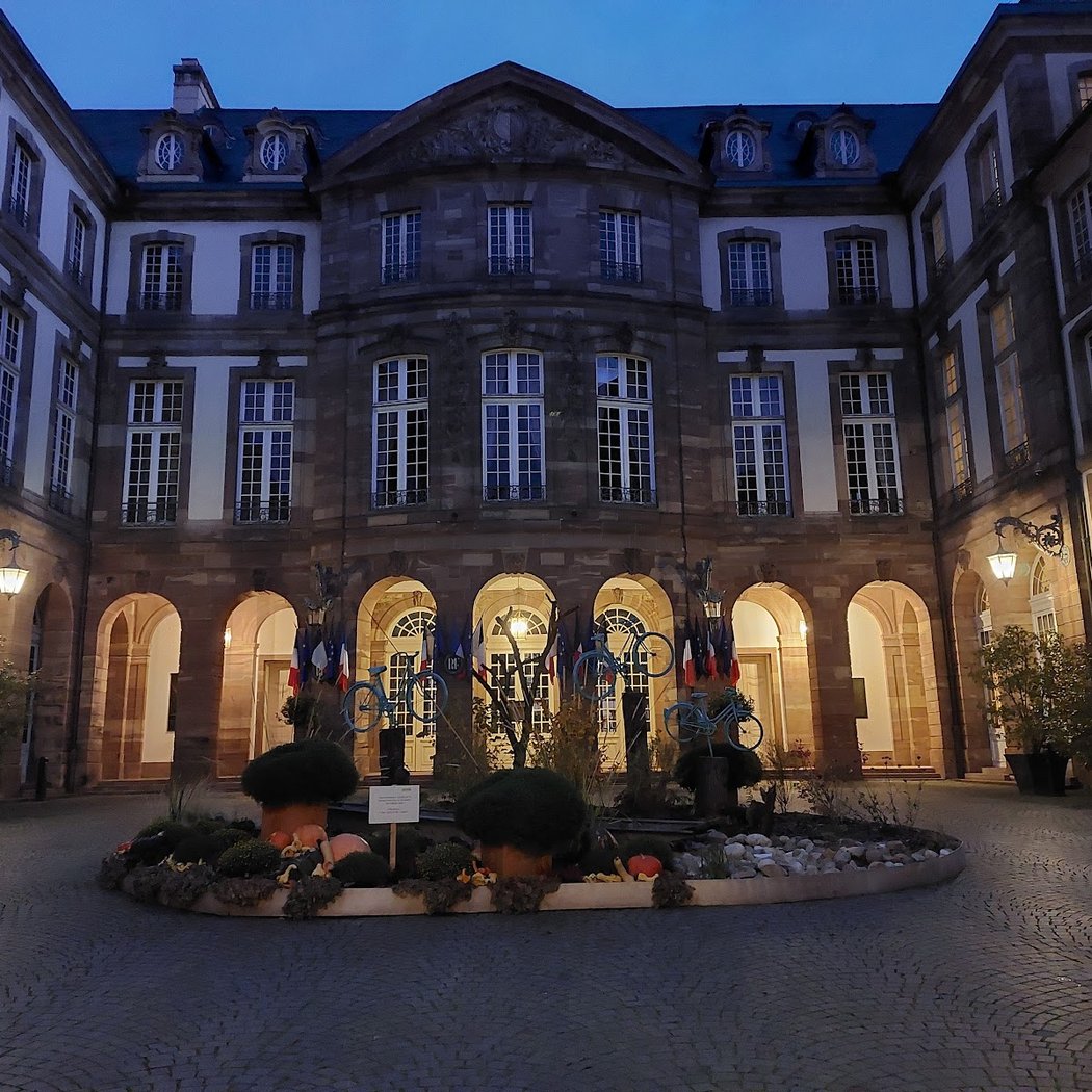 Hôtel de Ville 2