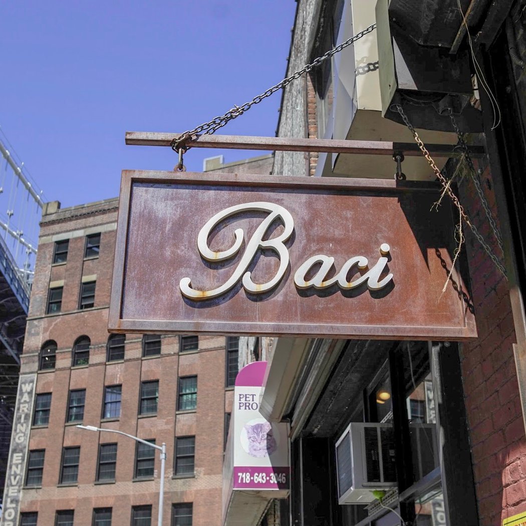 Baci // Amici Flagship store and Outlet 2