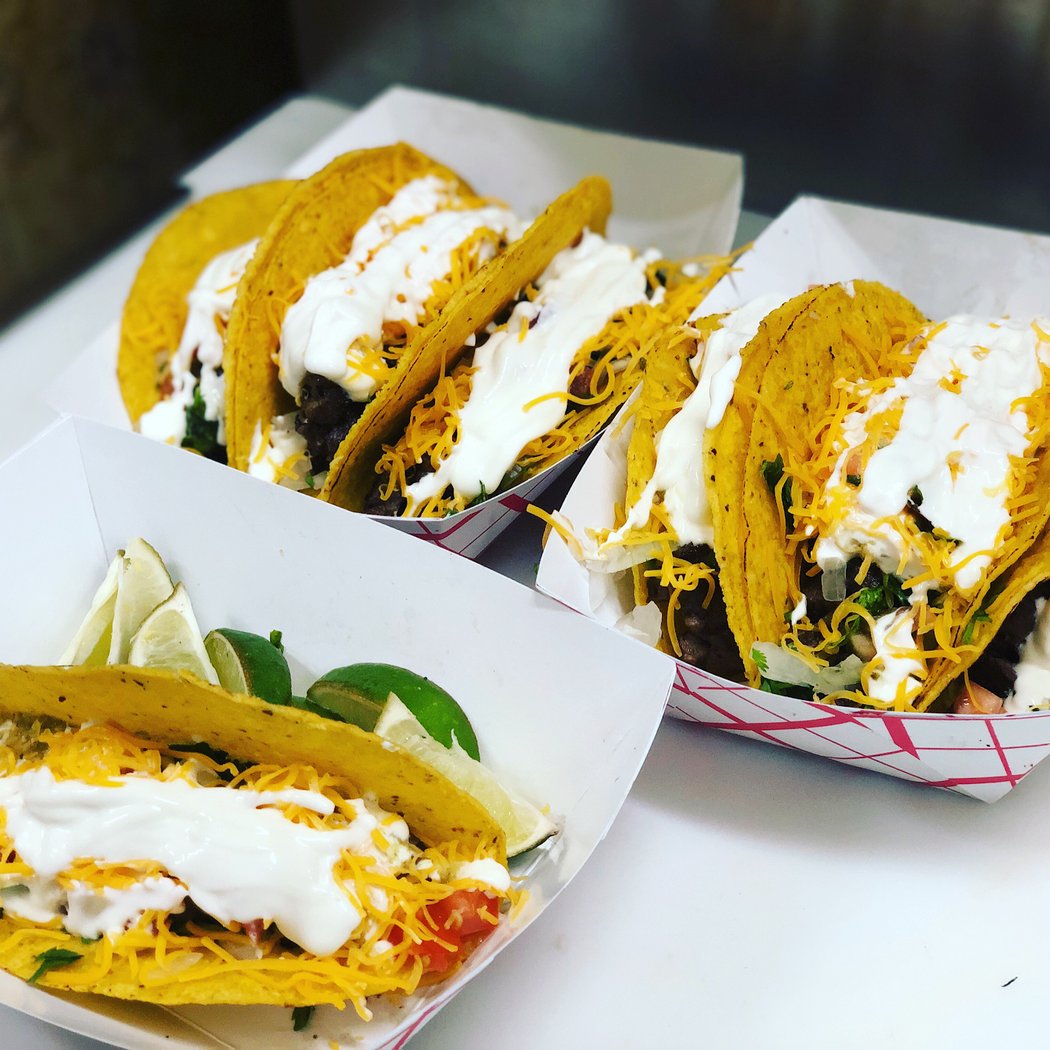 OCTY'S: Pizza, Tacos, Sandwiches. 3