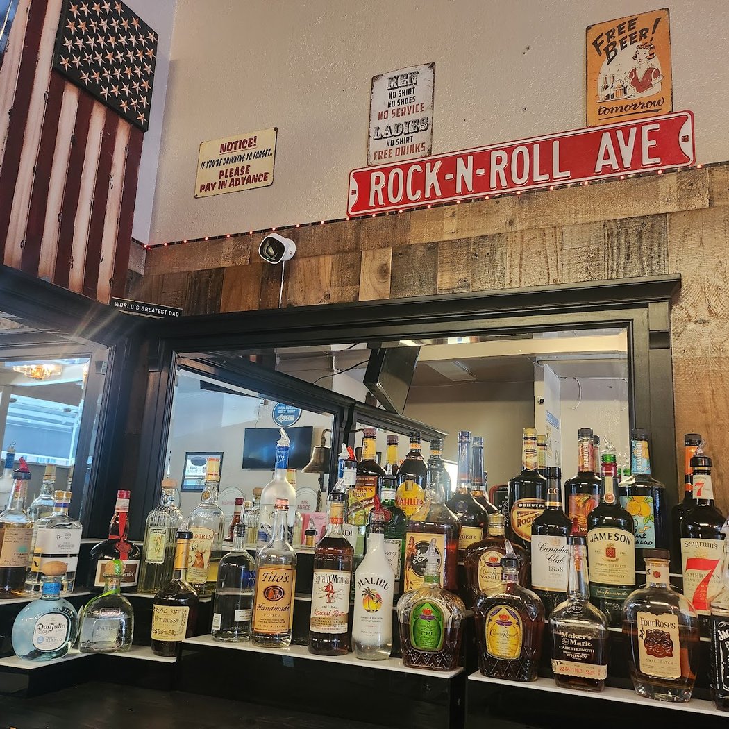 Tony's Bar and Grill 2