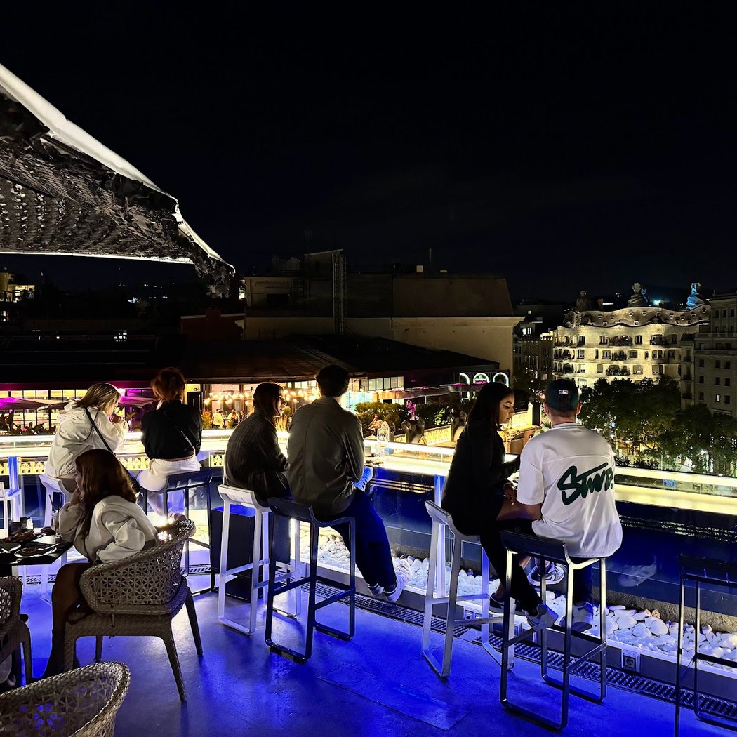 Alaire Rooftop Bar 3