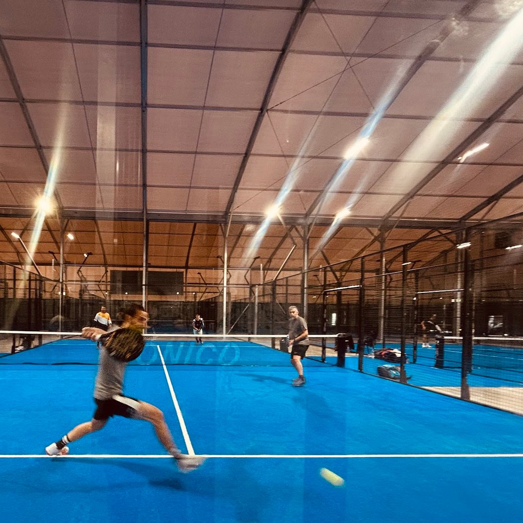 ICÓNICO Sports Social Club 1
