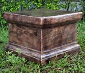 Small Victorian Plinth in Bronze - Original